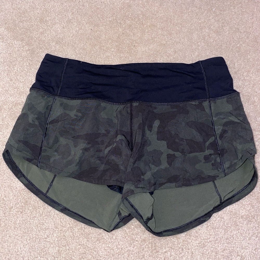 LuLuLemon Speed Low-Rise Lined Short 2.5”